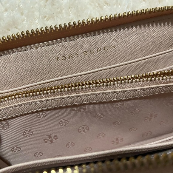 Tory Burch Heart Detail Wallet - Picture 4 of 5